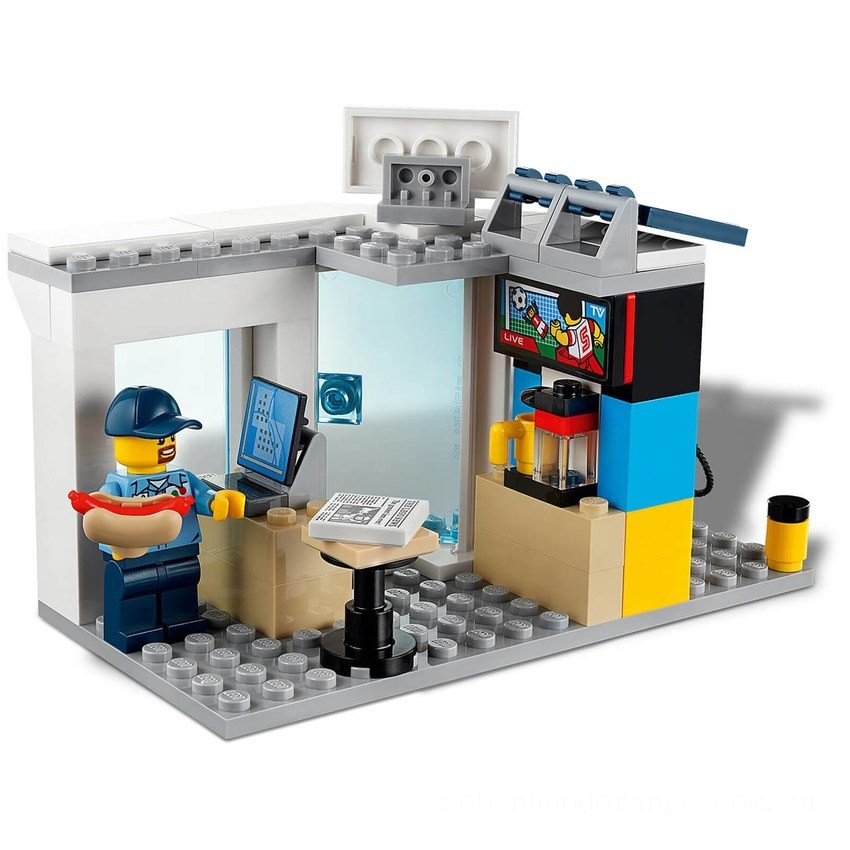 LEGO City: Nitro Wheels Service Station Building Set (60257) - Clearance Sale