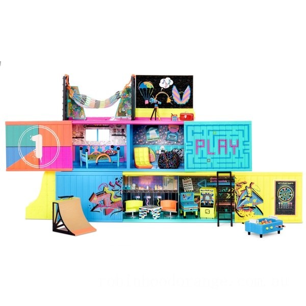 L.O.L. Surprise! Clubhouse Playset with 40+ Surprises and 2 Exclusives Dolls - Clearance Sale